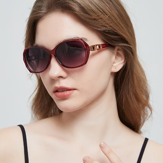 Cat-eye frames for women, perfect for revealing your face without makeup, small flat glasses with customizable myopia prescription, ultra-light blue light blocking glasses