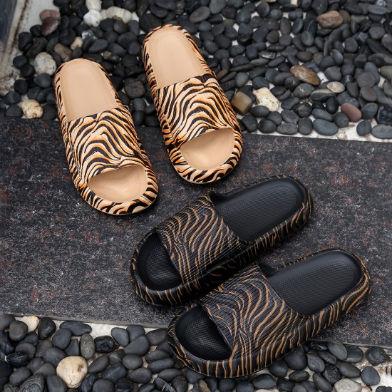 Fashionable summer slippers with tiger and snake prints, couples' slippers, dual-use EVA slippers for home and outings.