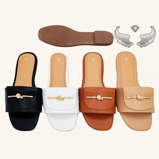 Yiwu spot wholesale, new buckled, fashionable flat slippers for women.