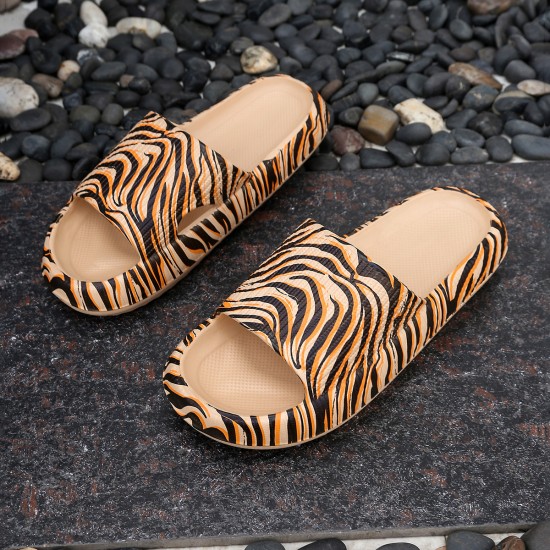 Fashionable summer slippers with tiger and snake prints, couples' slippers, dual-use EVA slippers for home and outings.
