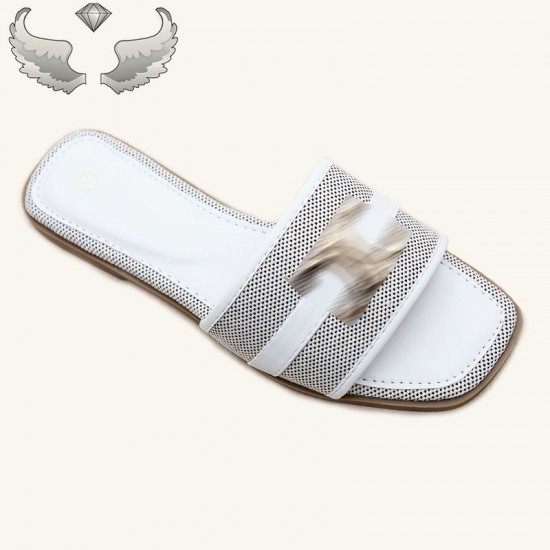 Chaozhou factory wholesale, new, soft, and comfortable women's flat slippers with sparkling rhinestones.