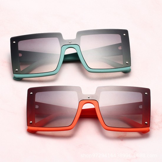 New sun-blocking framed children's glasses, high-end, fashionable street-style children's sunglasses for men and women, versatile and stylish sunglasses.