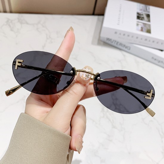 New European and American fashion cat-eye sunglasses, personalized street style and runway sunglasses, retro Hong Kong style sunglasses.