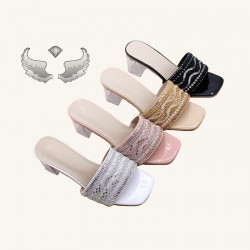 Factory-made Chaozhou women's slippers, fashionable flat-soled flip-flops, durable and comfortable.