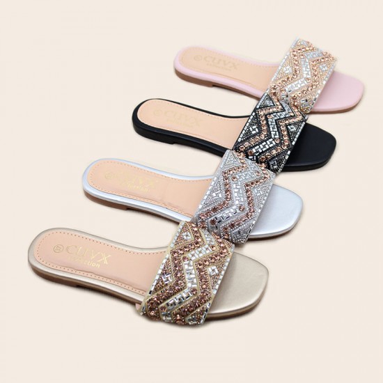 Yiwu factory wholesale of fashionable summer rhinestone flat sandals, light luxury square-toe women's slippers.