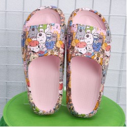 Summer cartoon print, couple's slippers. EVA slippers for both home and outdoor use