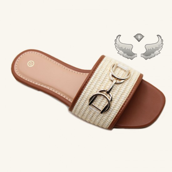 Surinamese cross-border women's slippers: fashionable, versatile, and durable. Wholesale women's slippers.