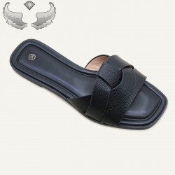 Foreign Trade Chaozhou Women's Shoes Summer Fashionable Versatile Non-Slip Flip Flops with Metallic Decorations, Wholesale Slippers