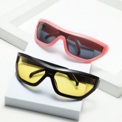 European and American fashion millennial hottie sunglasses for women, high-end punk futuristic glasses, new large-frame one-piece sunglasses.