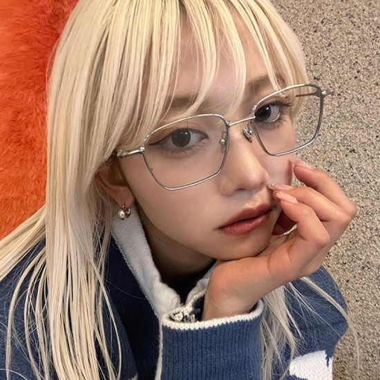 Korean-style fashionable influencer-style flat glasses, new square frames, blue light protection, sweet and fresh metal frames