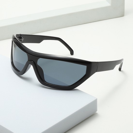 European and American fashion millennial hottie sunglasses for women, high-end punk futuristic glasses, new large-frame one-piece sunglasses.