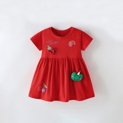 New summer styles for girls, including round-neck cotton short-sleeved dresses with cute European and American 3D cartoons for small girls.