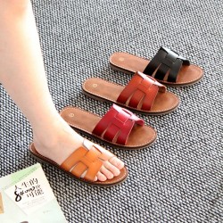 Cape Verde Wholesale Fashionable, Rhinestone-Encrusted Women's Crafted Shoes: Non-Slip, Lightweight Beach Slippers