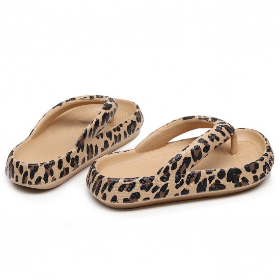 Best-selling herringbone slippers for outdoor wear in summer, fashionable and stylish thick-soled leopard-print couples' beach sandals.