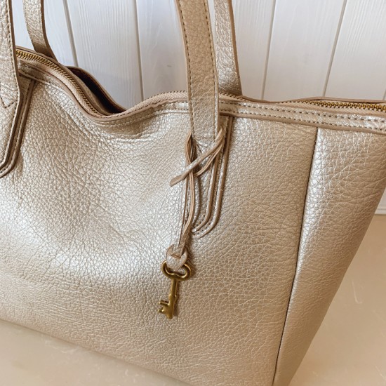 Thick ironware storage basket for home use, durable storage rack for home, kitchen, and desk, multi-functional practical expansion storage rack