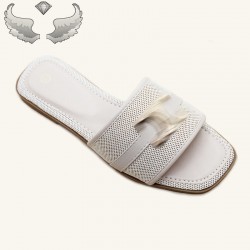 Chaozhou factory wholesale, new, soft, and comfortable women's flat slippers with sparkling rhinestones.