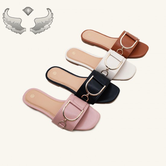 Factory wholesale spot slippers, factory-made summer slippers for export, women's flat rhinestone shoes.