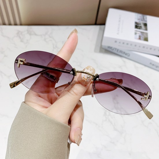 New European and American fashion cat-eye sunglasses, personalized street style and runway sunglasses, retro Hong Kong style sunglasses.