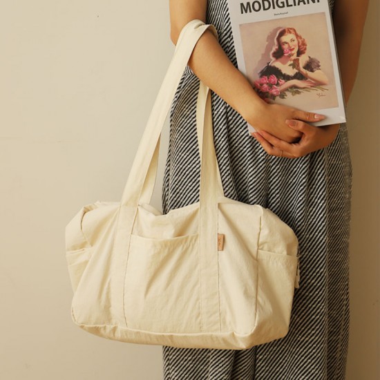 Factory-direct household satin waterproof underwear and socks storage bag, portable, large travel storage bag.