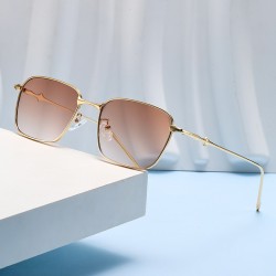 New retro European and American cat-eye sunglasses for women, high-end, round-face slimming glasses, Korean-style, old-fashioned potato sunglasses