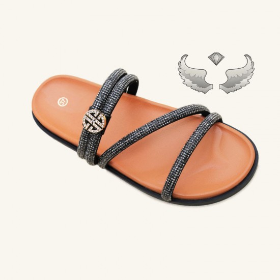 Factory Wholesale Slippers: Summer outdoor flat slippers, fashionable and handcrafted accessories.