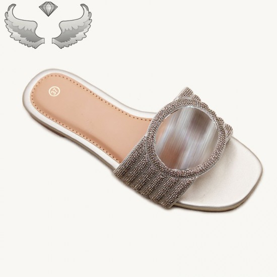 African crafted, fashionable, export-oriented flat slippers, factory wholesale slippers.