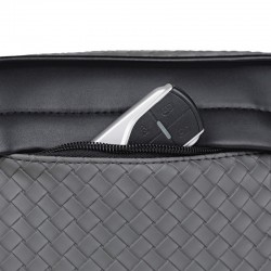 New style handbag for casual wear with woven texture, men's cross-body bag for business and casual wear, trendy casual bag for cross-body carrying, high-quality simple handbag with grip for men