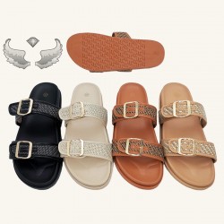 Wholesale Ladies Luxury rhinestone flat flip-flops for women, outdoor craft shoes.