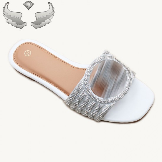 African crafted, fashionable, export-oriented flat slippers, factory wholesale slippers.