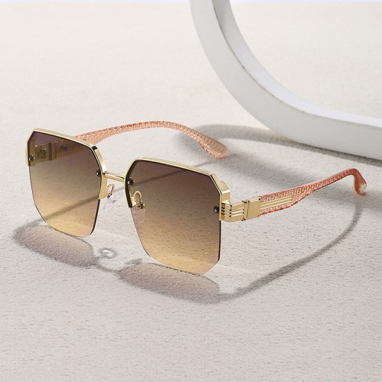 New European and American fashion sunglasses for women, high-end retro metal fox-head sunglasses for driving with sun protection